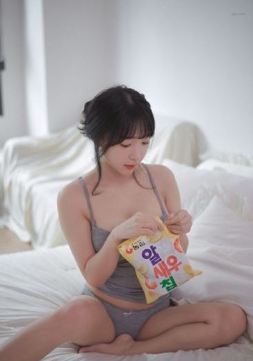 霍启刚晒儿女正面照