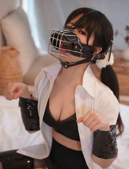 一女多男3根一起进去
