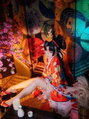 丰满的老板韩剧